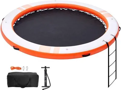 Immagine prodotto di Piattaforma galleggiante per piscina, diametro 8 piedi, con rete trampolino di diametro 5 piedi, superficie antiscivolo, borsa portatile e scaletta removibile. Ideale per il relax in piscina e in spiaggia