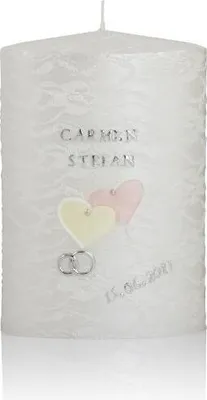 Produktbild von Hochzeitskerze Ovalkerze in Spitzenmusteroptik 200 x 135 mm mit Namensverzierung aus hochwertigen Wachsbuchstaben