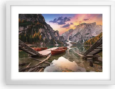 Produktbild von Gerahmtes Poster - Weißer Rahmen - Boote Berge See - 40x30 cm - Wand Bild - Wanddeko - Wandbilder - Kunstposter - Wandposter - Bilderrahmen - Bilder - Kunstdruck - Wanddekoration - P2WAA40x30-4638