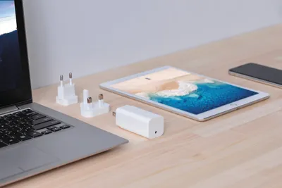 Image de adaptateur 65U Pro pour ordinateur portable