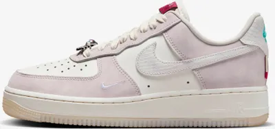 Produktbild von Nike Air Force 1 '07 LX "Sail & Platinum Violet", Größe: 38