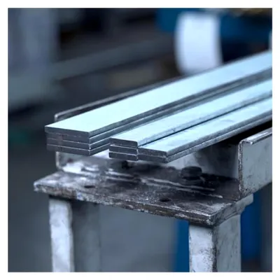 Produktbild von Stahlprofil – Flacheisen verzinkt S235JR – korrosionsgeschützter Flachstahl für Konstruktion & Montage – Flachprofil Stahl – 40 x 5 mm in 1000 mm Länge