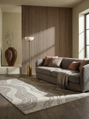 Teppich Grau rechteckig Editorial Interior als Designobjekt drapiert hochwertige Wohnaccessoires_#sku_SAF503119380284-SAF503119380285-SAF503119380286#