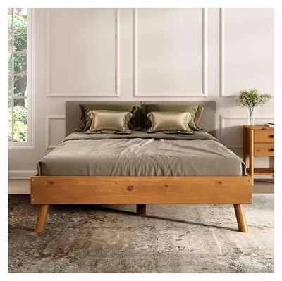 Produktbild von Futonbett Karri 140x200 aus Massivholz, Eichefarben - Robustes Doppelbett mit konischen Beinen und stabiler Konstruktion