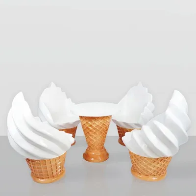 Produktbild von Casa Padrino Eisdielenmöbel Set Weiß / Beige - 1 Tisch & 4 Sessel