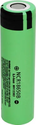 A single green cylindrical battery with black bands near the top.