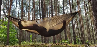 Produktbild von Bushmen Ultraleichte Hängematte dunkelgrün mit Whoopie slings Reise