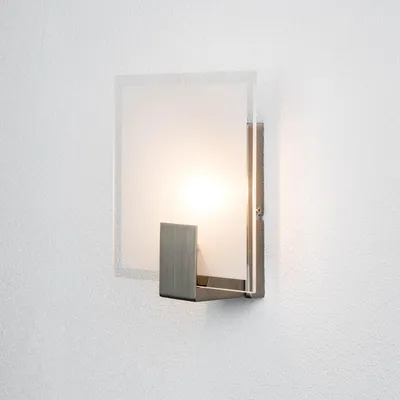 Produktbild von BRILLIANT Wandleuchte Sonian |  zeitlose Design Wandlampe | eisen/weiß | Glas/Metall | quadratisch | 1x E14 max. 40 W