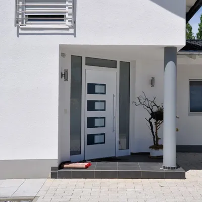 Zdjęcie produktu dla vidaXL Drzwi wejściowe białe 110x210 cm Aluminium i PVC
