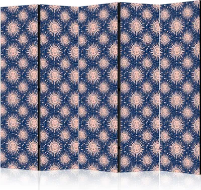Produktbild von 5-teiliger Doppelseitiger Vlies Paravent - Sunny Patterns - Repeating Sun Motif on a Navy Background 225x172 cm Muster f-B-10170-z-b