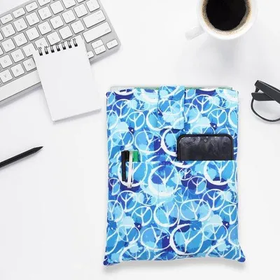 Produktbild von Famanu Buchhülle mit Vorderfach für Taschenbuch - 20 x 25 cm, waschbarer Stoff, bunt