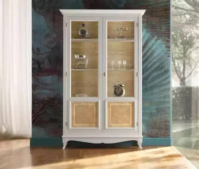 Produktbild von Luxus Vitrine Holz Schrank Esszimmer Klassischе Design Neu Möbel