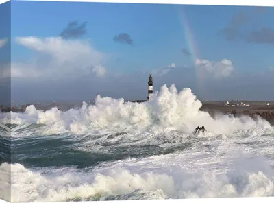 Image de Photographie Phare dans la tempête - Impression d'art sur toile - Jean Guichard, Le Creac'h - 70x50 cm
