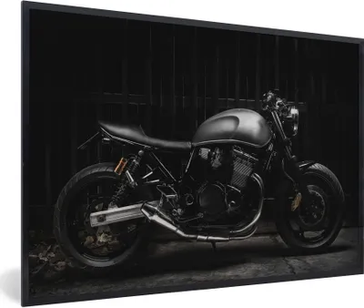 Produktbild von MuchoWow® Gerahmtes Poster Seitenansicht eines schwarzen Motors 90x60 cm - Poster mit Schwarzem Bilderrahmen Wandposter Rahmen Foto Bilder - Fotorahmen - Foto-Plakat