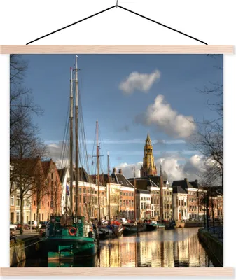 Produktbild von MuchoWow® Textilposter Groningen - Grachtenhaus - Segelboot 120x120 cm mit holzfarbenen Rahmen - Textil-Poster