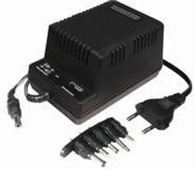 Produktbild von Transmedia NTNT4HGSL - Mehrpoliges Ladegerät (1200 mA, 230 V, 3,50 mm, 2,35 x 0,75 mm, 3,50 x 1,35 mm, 4,00 x 1,70 mm, 5,00 x 2,10 mm, 5,50 x 2,50 mm)