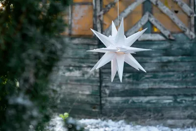 Produktbild von Novaliv Weihnachtsstern Dekostern | 25cm WEISS | Innen und Aussen | LED mit Schuko Stecker | Weihnachtsdeko Stern beleuchtet