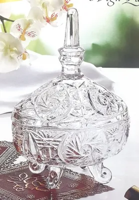 Produktbild von Ovale Glasdose auf 4 Füßchen mit Schleuderstern Dekor