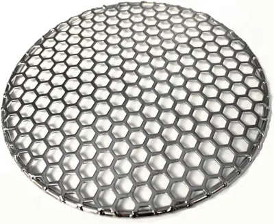 Zdjęcie produktu dla Okrągła ruszta do grilla, wykonana ze stali nierdzewnej 304, o średnicy od 10 do 40 cm, z otworami, przeznaczona do użytku na grillu