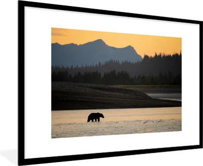 Produktbild von MuchoWow® MuchoWow® Gerahmtes Poster Wald - Bär - Himmel 90x60 cm - Poster mit zchwarzem Bilderrahmen - Wanddekoration - Fotos