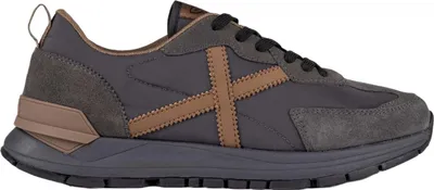 Image de Munich Sneakers 8832019 in Brown color size 44