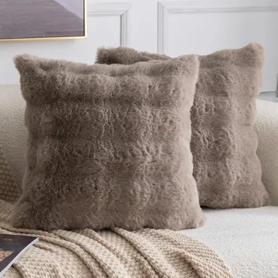 Obrázek produktu pro Sada dvou plyšových potahů na dekorativní polštáře – 50 x 50 cm, barva taupe