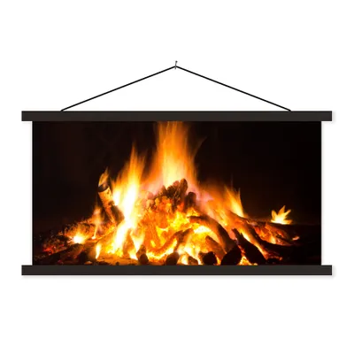 Produktbild von MuchoWow® Textilposter Kamin vor schwarzem Hintergrund 90x45 cm mit schwarzem Rahmen - Klemmleisten