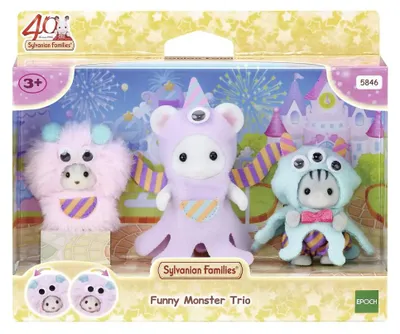 Immagine prodotto di Sylvanian Families 40. Jubiläum: Lustiges Monster Trio, Spielfiguren, Spielfigur, Figur, 5846