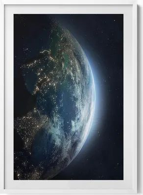 Produktbild von Der Planet Erde aus dem Weltraum gesehen– Wandbild mit Rahmen – Gerahmtes Bild  – Wanddekoration – 70x100 cm –  Weiß Rahmen