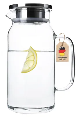 Produktbild von Intirilife Karaffe in KLAR – 1,2l Krug aus Borosilikatglas mit Henkel und Deckel hitzebeständig geeignet für heiße und kalte Getränke, Tee, Kaffee, Wasser uvm.
