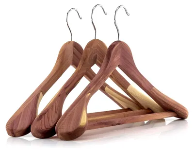 Produktbild von 3 Zedernholz Kleiderbügel 45 cm mit breiten Schultern und Mottenschutz