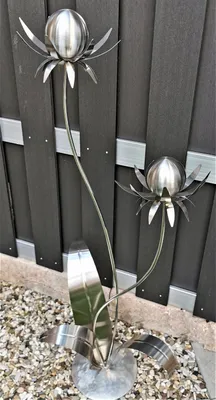 Produktbild von Skulptur Blume Milano Edelstahl 120 cm mit Kugel Edelstahl matt gebürstet mit Standfuß Dekoration Gartendeko