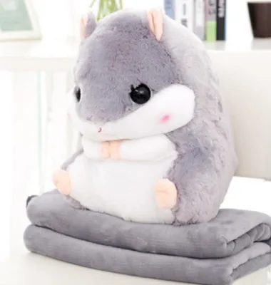 Produktbild von 2-in-1-Set: Wunderschönes und niedliches Hamster-Plüschkissen mit passender Fleecedecke – ein super lustiges und süßes Geschenk für Kinder und Freunde