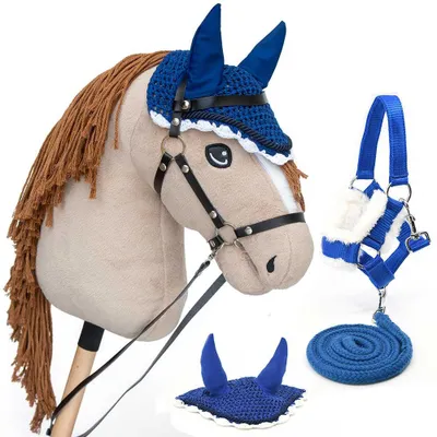 Productafbeelding van Hobby Horse Perlino set met zwart halster, blauwe teugels, longeerlijn en hoofdstelkap - Formaat A3