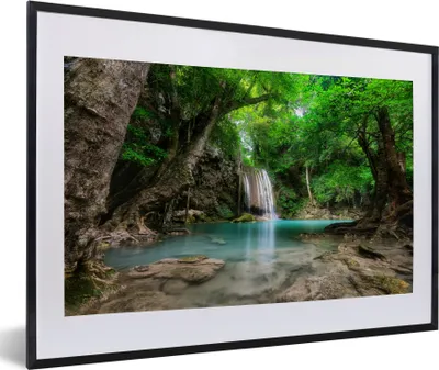 Produktbild von MuchoWow® Gerahmtes Poster Dschungel - Wasserfall - Pflanzen - Wasser - Natur 60x40 cm - Poster mit Schwarzem Bilderrahmen Wandposter Rahmen Foto Bilder - Schlafzimmer - Plakat in Rahmen - Drucken