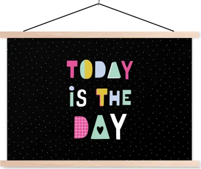 Produktbild von MuchoWow® Textilposter Sommer - Zitat - Schwarz 120x80 cm mit holzfarbenen Rahmen - Aufhängeset
