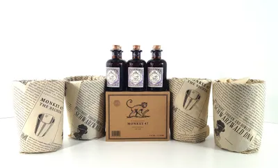 Produktbild von Monkey 47 Set - 12x Monkey 47 Gin 50ml (47% Vol) + 4x The Becher Keramikbecher