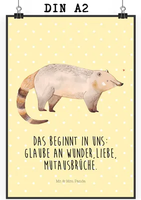 Produktbild von Mr. & Mrs. Panda Bild Nasenbär DIN A2 - Gelb Pastell - Geschenk, Plakat, Wandbild, Rüsselbär, drucke, Nasenbären, Lustige Sprüche, Bär, Kunstdruck, wanddeko