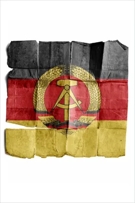 Produktbild von Wallario Poster - DDR Flagge auf altem Papier - schwarz rot gold, Kunstdruck Größe: 61 x 91,50 cm