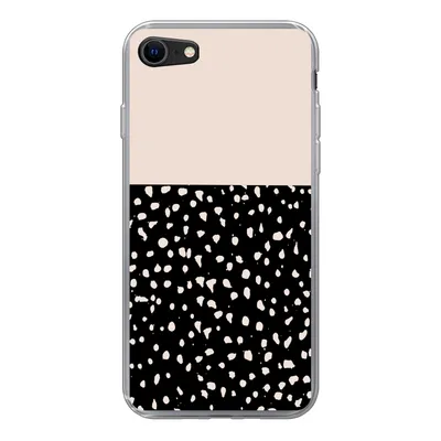 Produktbild von MuchoWow® Handyhülle Schutzhülle Hülle für iPhone SE 2022 Polka dots - Beige - Schwarz Silikon Softcase Handy Hülle - Schutzhülle