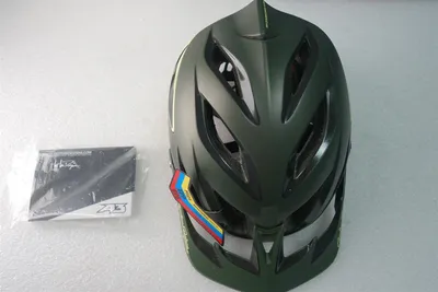 Produktbild von Troy Lee Designs A3 MIPS Helm Uno Glass green XS/S