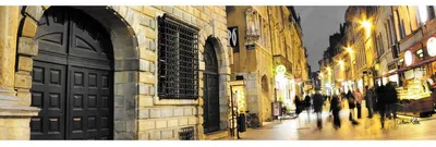 Image de Tableau sur toile grande rue de Besançon 30x97 cm, Tableau mural moderne pour décoration intérieure
