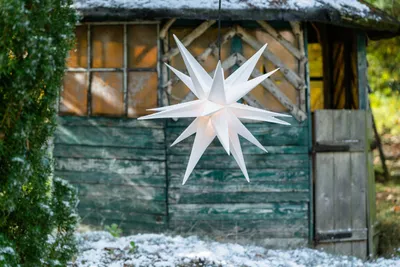 Produktbild von Novaliv Weihnachtsstern Dekostern | 65cm WEISS | Innen und Aussen |für Glühbirne E14 Gewinde mit Schuko Stecker | Weihnachtsdeko Stern beleuchtet