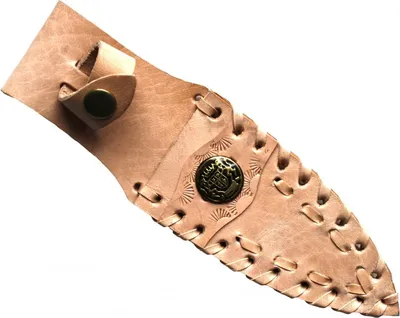 Beigefarbene Messerscheide aus echtem Leder für Jagd-, Taschen- und Trachtenmesser, mit Druckknopfverschluss, Gürtelschlaufe, robuster Konstruktion und klassischen Details im bayerischen Stil für den Outdoor-Einsatz.