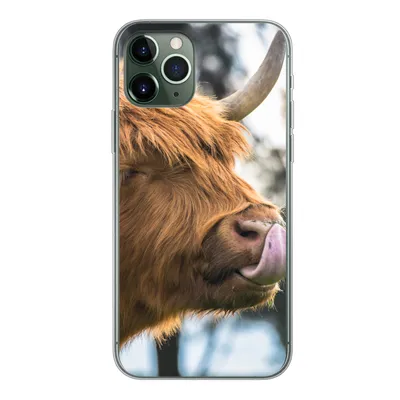 Produktbild von MuchoWow® Handyhülle Schutzhülle Hülle für iPhone 11 Pro Schottischer Highlander - Nase - Baum Silikon Softcase Handy Hülle - Handy