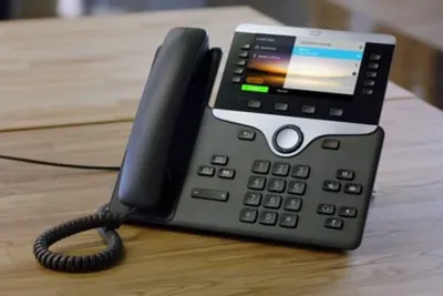 Produktbild von Cisco 8811 Schwarzes IP-Telefon mit LCD-Display, kabelgebundenem Hrer, 2 Ethernet-Anschlssen, PoE