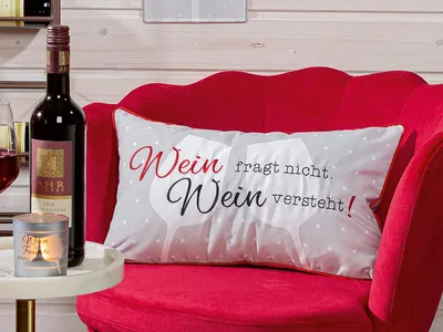 Produktbild von Gilde Kissen, rechteckig, "Weinfest", Spruch, Weinglasmotiv, gepunktet, Polyester, grau, VE 3, B. 30 cm, H. 50 cm Höhe: 50.00 cm Breite: 30.00 cm  52997