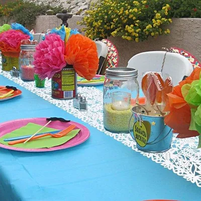 Produktbild von Mexikanisches Tischläppchen - Papel Picado Tischdecke - Feierliche Tischdekoration - Klassisches Papel Picado Muster - 35 x 213 cm - Weiss