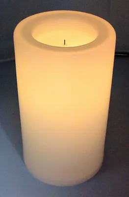 Produktbild von LED Outdoor-Kerze 16x28cm warmweiß mit Flackerlicht Weihnachtskerze Tischdeko