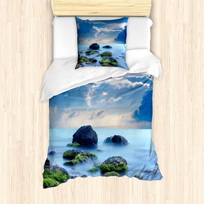 Produktbild von ABAKUHAUS Strand Mantele, Mystische Meer Steine, Milbensicher Allergiker geeignet mit Kissenbezügen, 135 cm x 200 cm - 80 x 80 cm, Blau Hellblau Grün